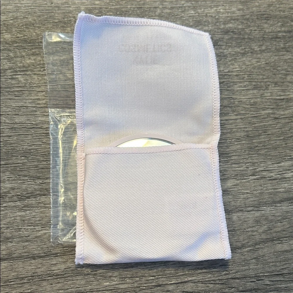 Kylie Cosmetics Pocket Mirror - Picture 4 of 6